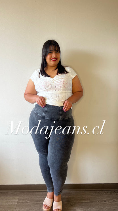 Jeans Fajero sin Botones Pitillo