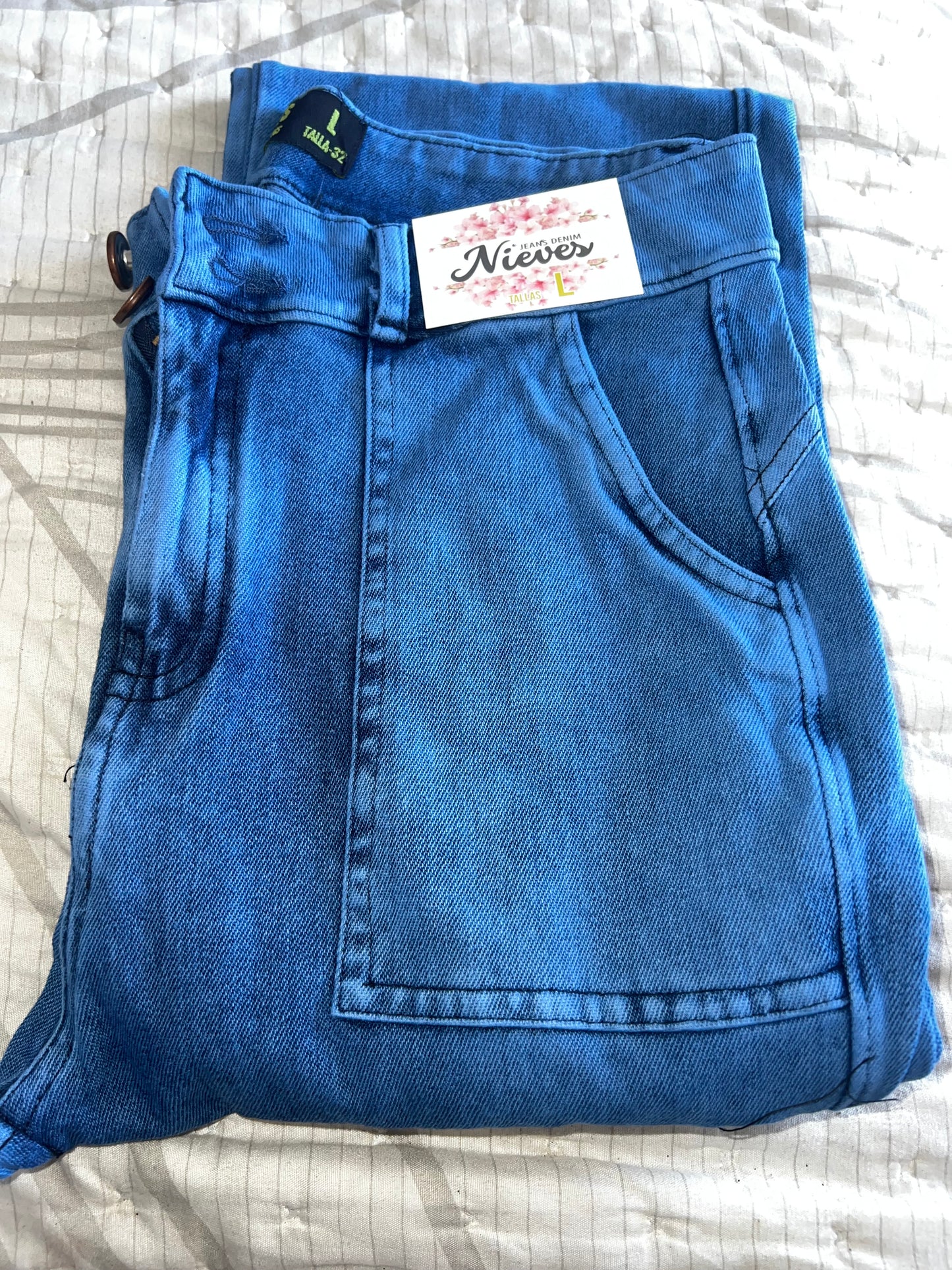 JEANS FAJERO: CARGO RECTO CON BOTONES Talla