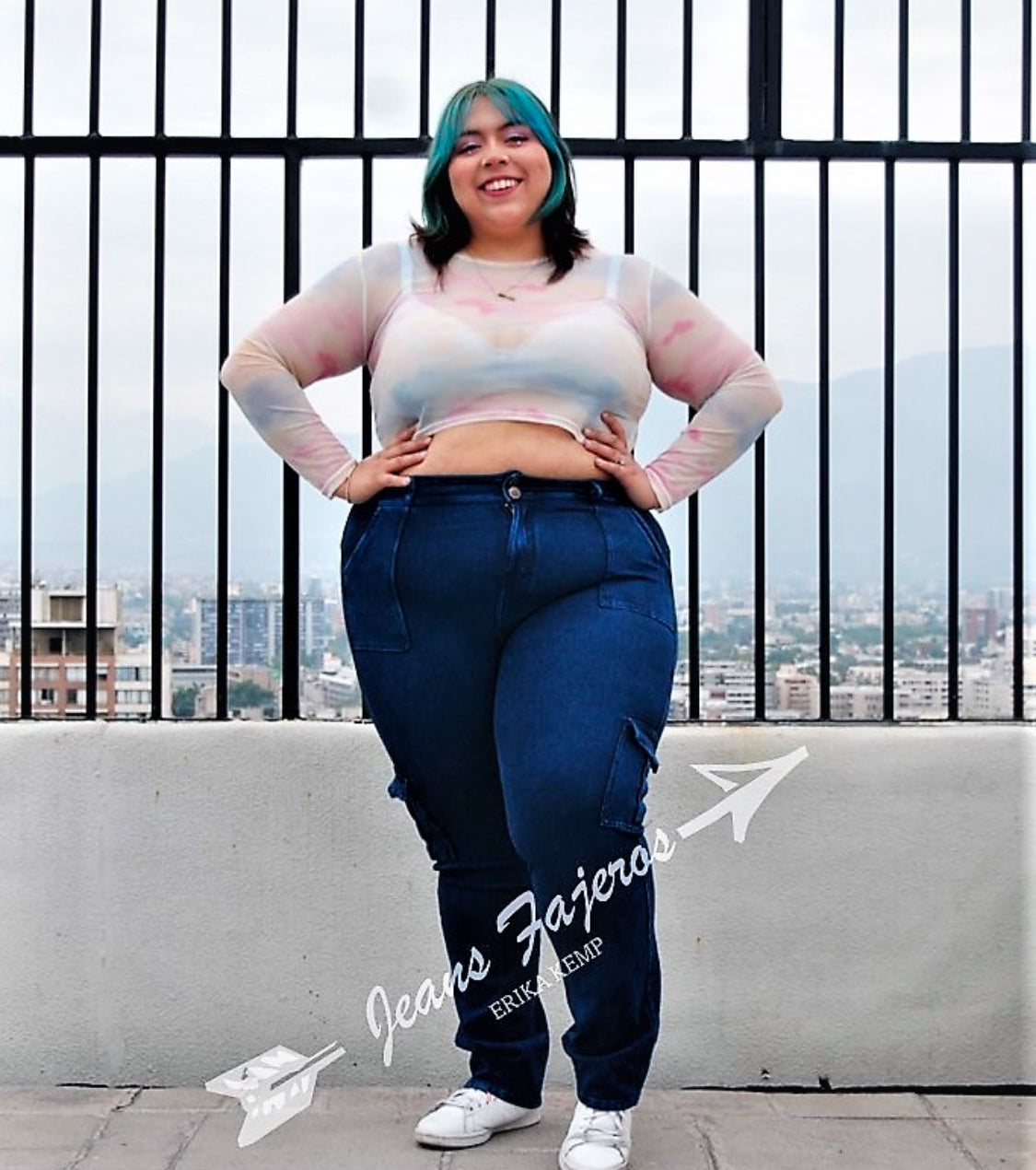 JEANS FAJERO: CARGO RECTO CON BOTONES Talla
