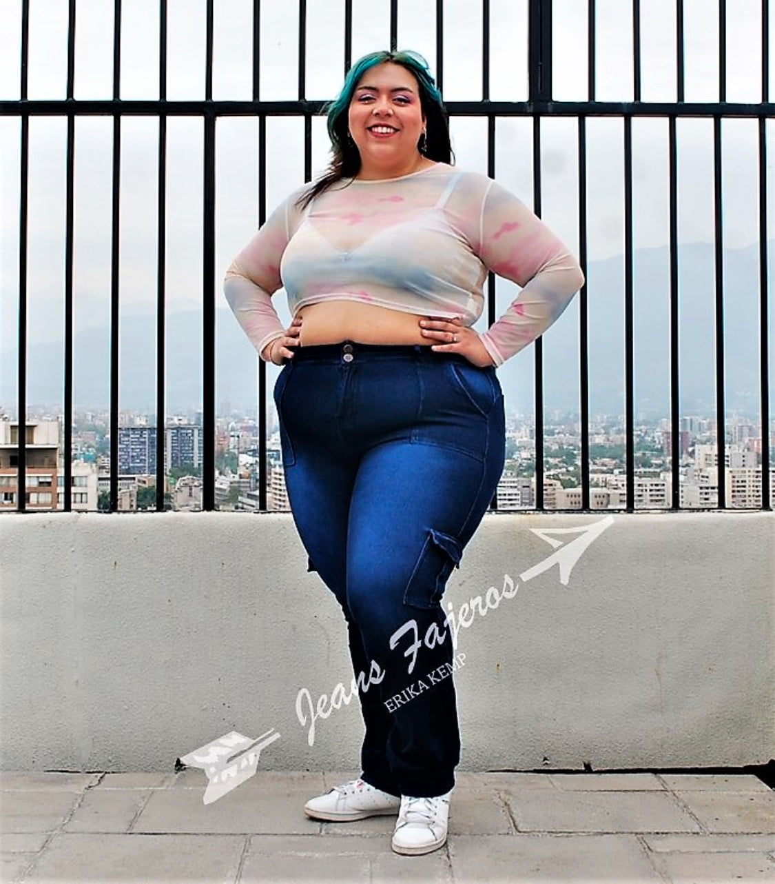JEANS FAJERO: CARGO RECTO CON BOTONES Talla