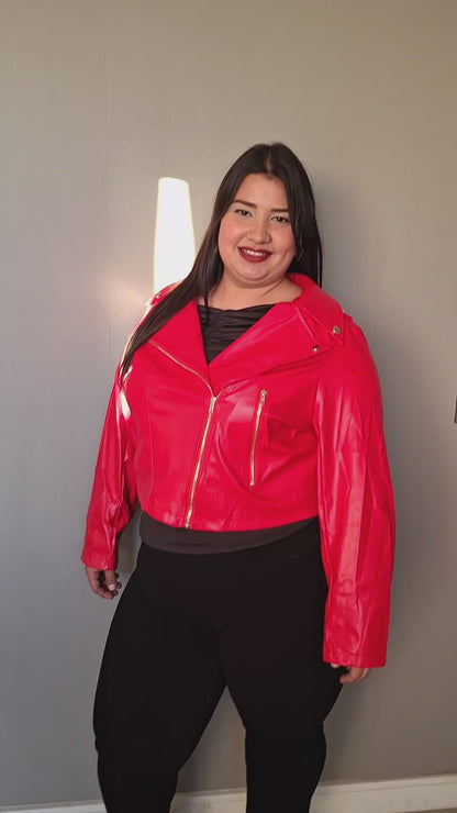 Chaqueta ecocuero. Disponible para entrega desde el 10 enero