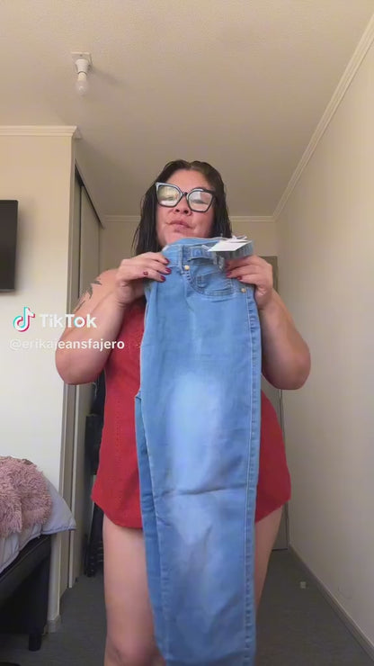 Sknny jeans Hielo.solo queda talla 52