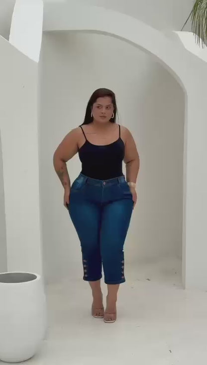 Capri Plus siZe.