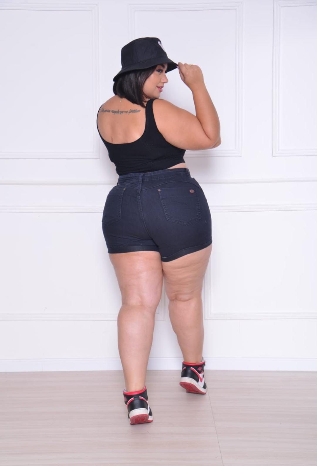 Short grafito de Brasil hasta la talla 60.