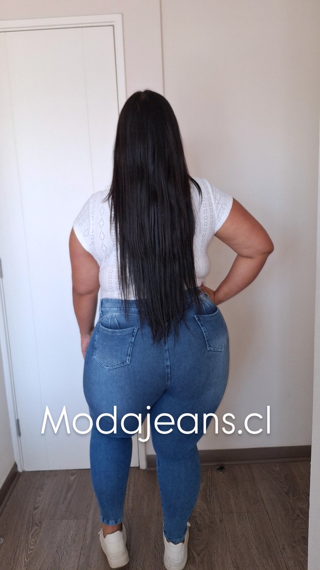 Jeans Fajero: pitillo un Boton.