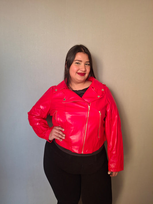 Chaqueta ecocuero. Disponible para entrega desde el 10 enero
